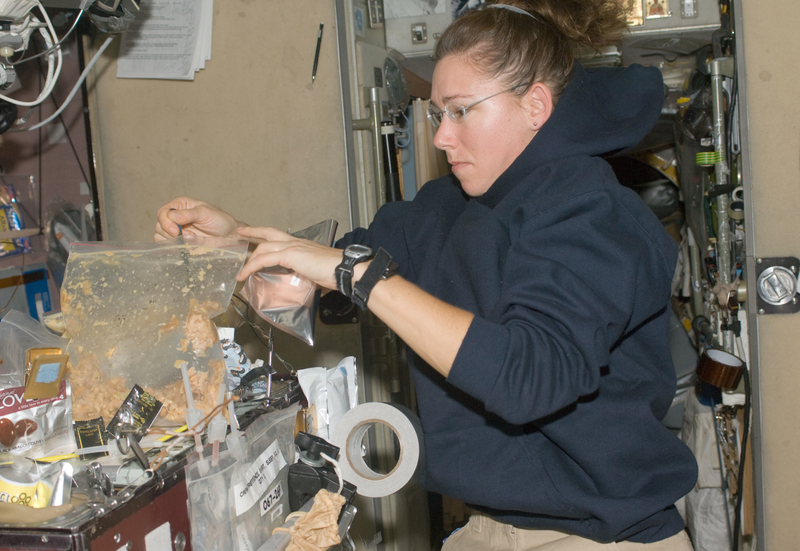 Illustration for article titled Astronauts Have Done So, So Much With Duct Tape And Electrical Tape